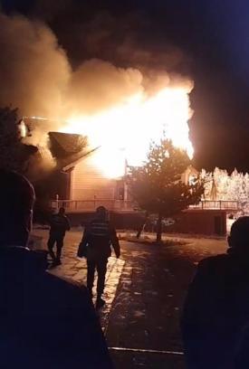 Kars'ta yangında kül olan 'kütük ev' ile ilgili soruşturma