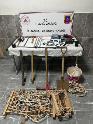 Elazığ'da kaçak kazı yapan 5 şüpheli yakalandı