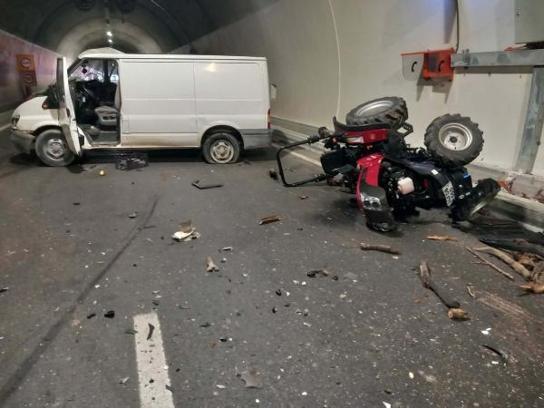 Çanakkale’de T3 tünelinde trafik kazası: 2 yaralı