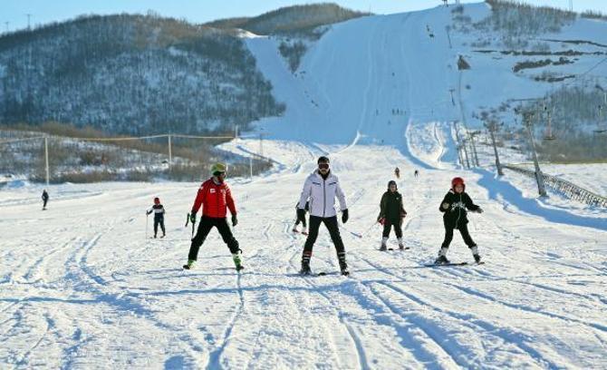 Tunceli’de kayak sezonu erken açıldı