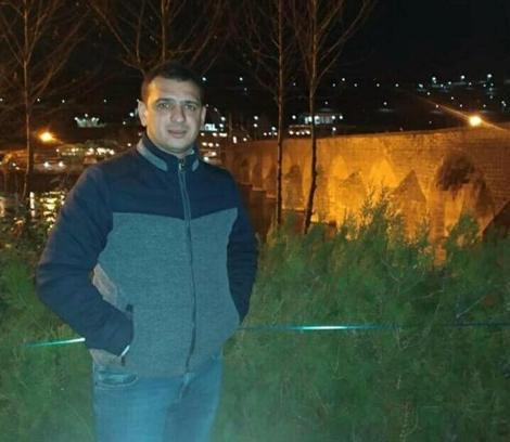 İzmir'de otomobil, köprü korkuluklarına çarptı; 2 ölü, 3 yaralı