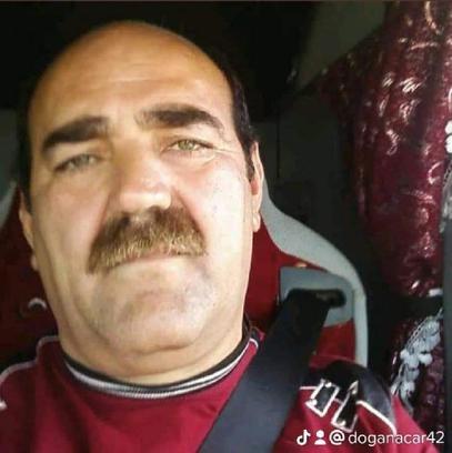 Arkadaşının hareket ettirdiği TIR'ın devirdiği yön levhasıyla yaralanan sürücü öldü