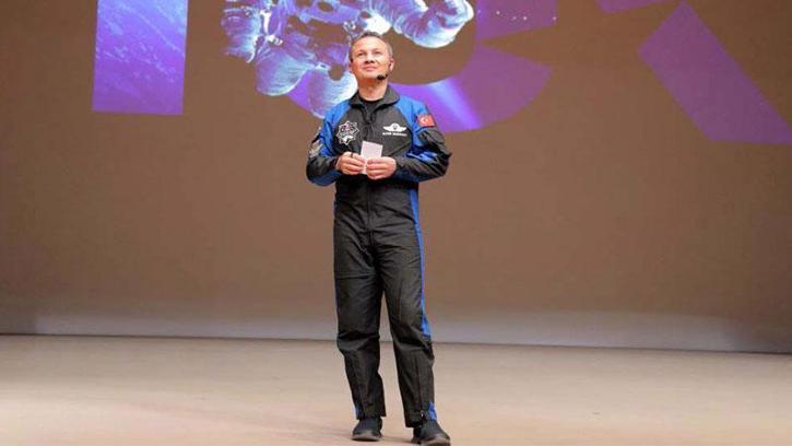 İlk Türk astronot Gezeravcı, Gaziantep’te gençlerle bir araya geldi