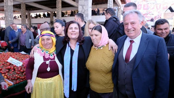 Başkan Çerçioğlu, Karacasu Pazar Yeri'ni ziyaret etti