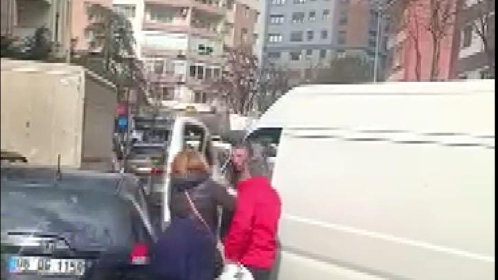 İstanbul - Kadıköy’de trafikte tartıştığı kadın sürücüye saldırdı