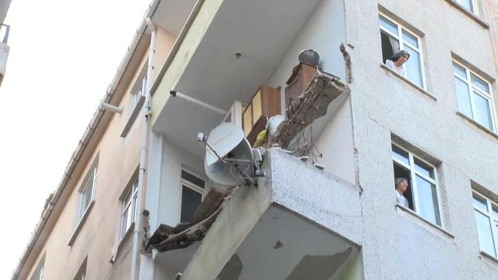 İstanbul- Güngören'de balkonda çökme meydana geldi, bina sakinleri tahliye edildi