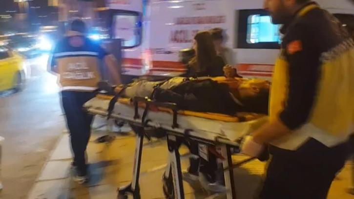 İstanbul- Kadıköy’de otomobil ile motosiklet çarpıştı: 2 yaralı