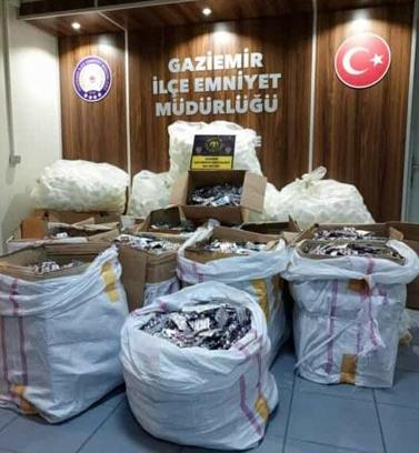 İzmir'de durdurulan otomobilde 126 bin adet sentetik ecza ele geçirildi