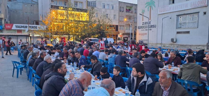 Kızılay'dan Kahta’da 750 kişilik iftar