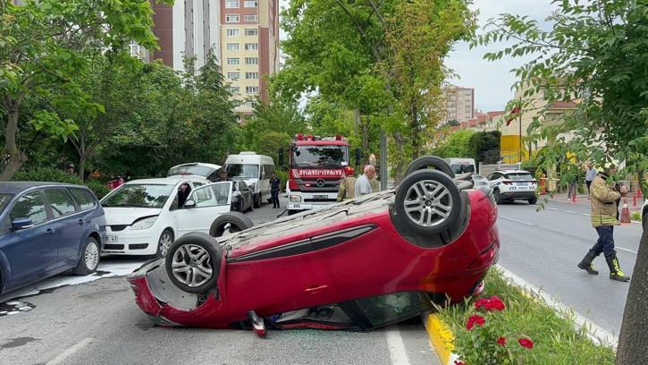 İstanbul - Beylikdüzü'nde park halindeki otomobile çarpıp takla attı: 1 yaralı