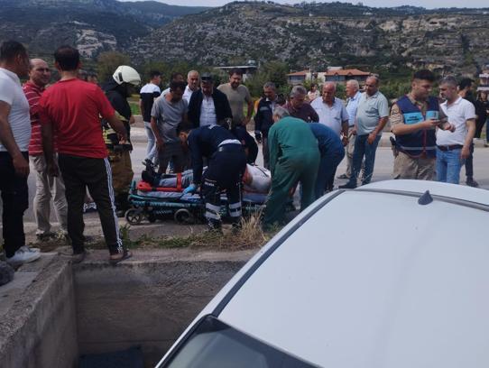 Samandağ'da trafik kazası; 1'i ağır 3 yaralı