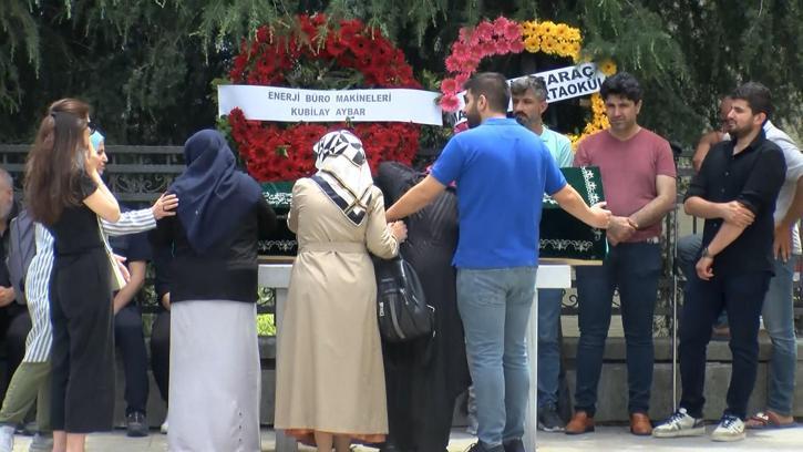 İstanbul - Fatih'te öldürülen öğretmen son yolculuğuna uğurlandı