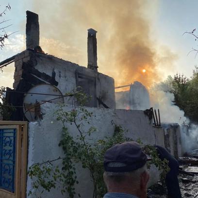 Kastamonu'da 2 katlı ev yandı; kümesteki hayvanlar öldü