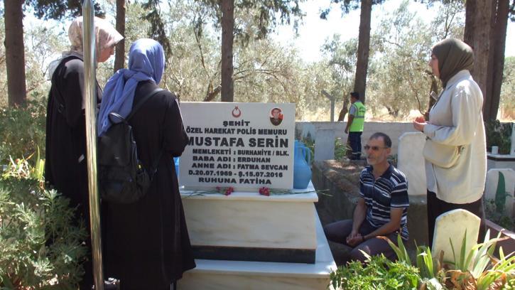 Burhaniye'de 15 Temmuz Şehidi Mustafa Serin mezarı başında anıldı