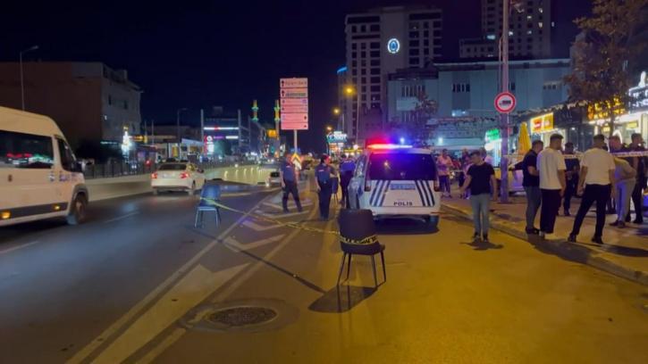 İstanbul- Esenyurt'ta restorana silahlı saldırı; yoldan geçen kişi hayatını kaybetti