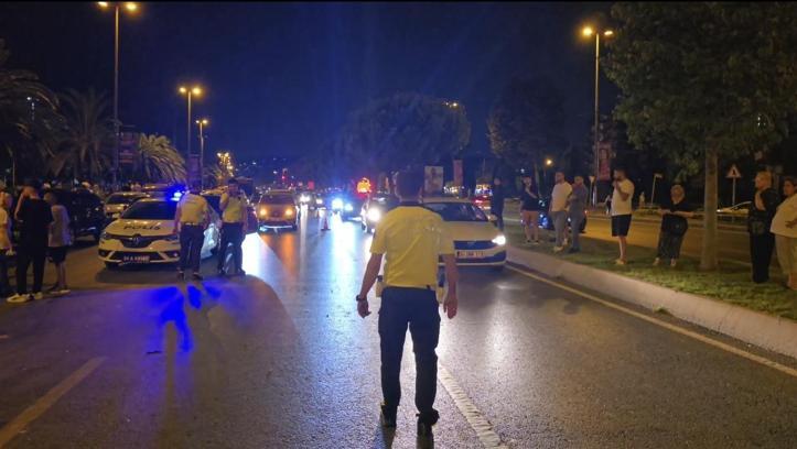 İstanbul - Kartal'da otomobil park halindeki 3 araca çarptı: 3 yaralı