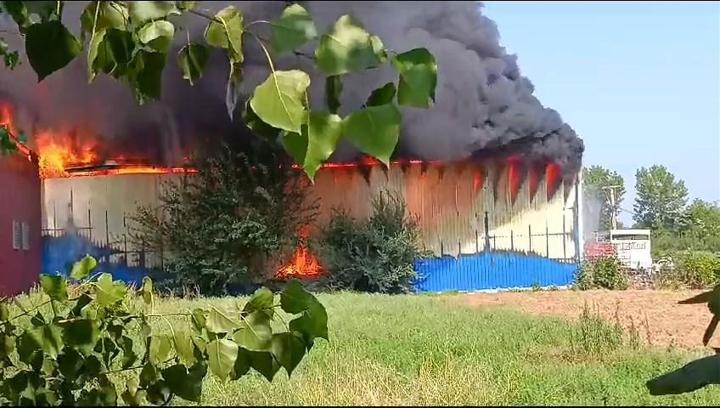 Bursa'da geri dönüşüm tesisinde çıkan yangın, 3 fabrikaya sıçradı/ Ek fotoğraflar