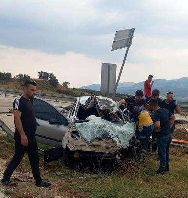Otomobil, kamyonun altına girdi; ilçe gençlik ve spor müdür vekili ile yurt çalışanı öldü