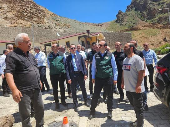 DSİ Genel Müdürü Balta’dan kayaların düştüğü Yeniköy'e inceleme