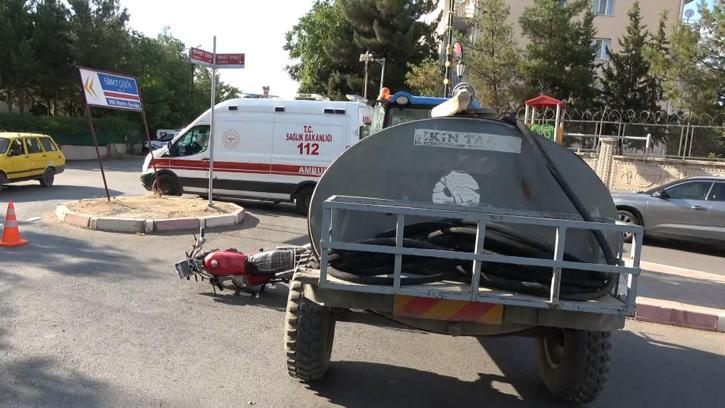 Siirt’te traktör ile çarpışan motosikletteki 2 kişi yaralandı