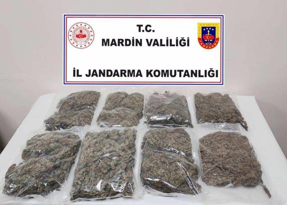 Mardin'de aracında 5 kilo 190 gram esrar bulunan şüpheli gözaltına alındı