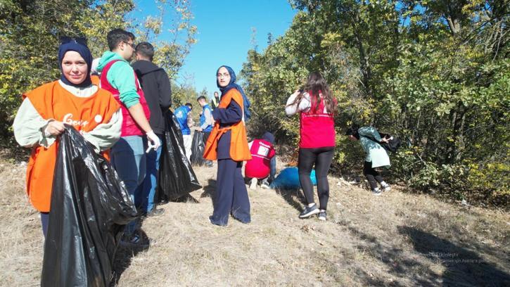 Edirne'de 'Ormanlar İçin El Ele' etkinliğinde 350 genç çevre temizliği yaptı