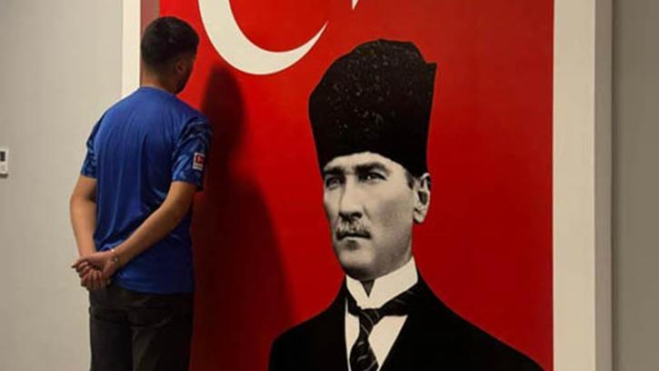 Atatürk görseline basan yabancı uyruklu, yakalanıp tutuklandı