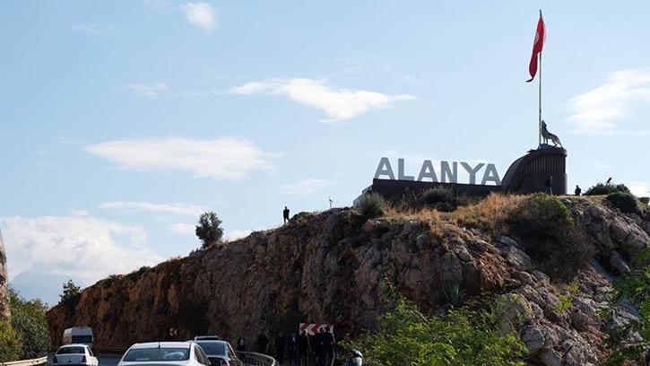 Alanya'da bozkurt heykelinin kaldırılmasına tepki