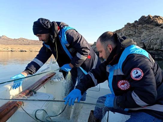 Kayalı Barajı'nda  kaçak avcılıkta kullanılan ağlara el konuldu