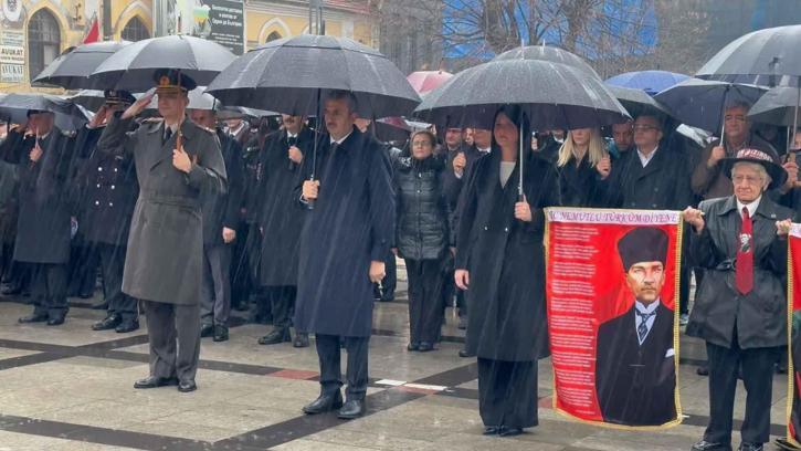 Atatürk'ün Edirne'ye gelişinin yıl dönümü yağmur altında kutlandı