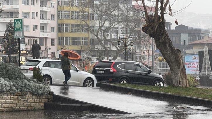 Tekirdağ’da sağanak etkili oldu