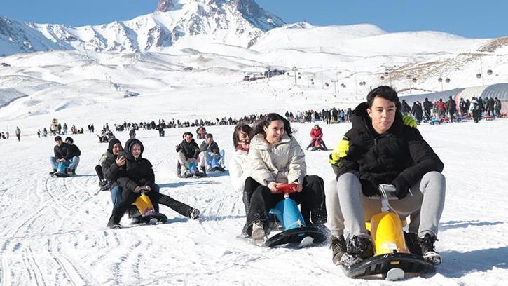 Erciyes'te hafta sonu yoğunluğu