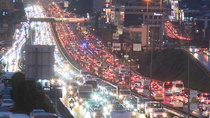 İstanbul'da trafik yoğunluğu yüzde 89’a ulaştı