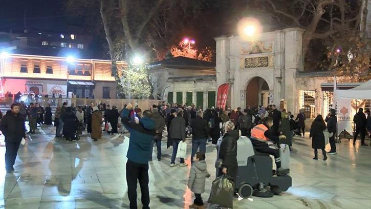 Regaip Kandili Sultanahmet ve Eyüpsultan'da dualarla kutlandı