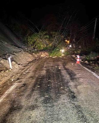Kastamonu'da heyelan nedeniyle kapanan sahil yolu ulaşıma açıldı