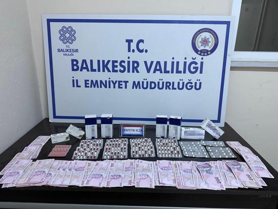 Balıkesir'de 224 adet sentetik ecza hapla yakalanan şüpheli gözaltına alındı