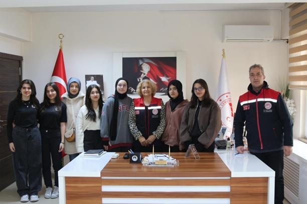 Trabzon'da liseliler tarımla buluşuyor