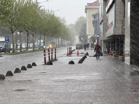 Sakarya'da Nisan ayında kar süprizi