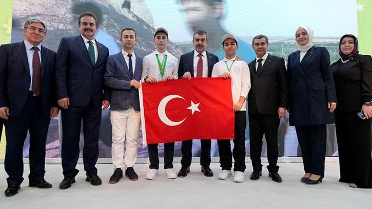 Bakan Tekin, Türkmenistan’da 2'nci Uluslararası Matematik Olimpiyatı Ödül Törenine katıldı