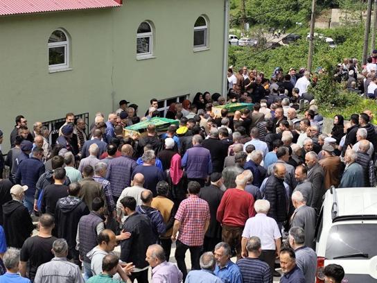 Özel güvenlik görevlisi, 2 kız kardeşi ‘alacak’ nedeniyle öldürmüş