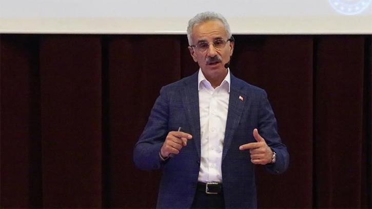 Bakan Uraloğlu: Biz yapay zekânın her şeyine asla güvenmeyeceğiz