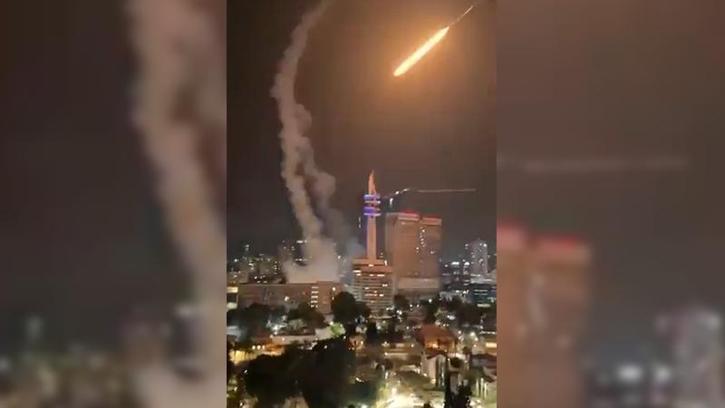 İran yeni bir füze saldırısı başlattı