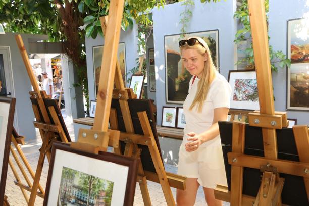 'Kemer'in Suluboya Sergisi'  açıldı