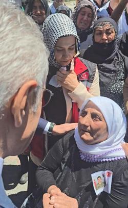 Şehit annesi Cumhurbaşkanı Recep Tayyip Erdoğan'a Kürtçe selam gönderdi
