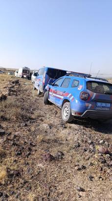 Anız yangınını söndürmek isterken alevlerin arasında kalan çiftçi öldü