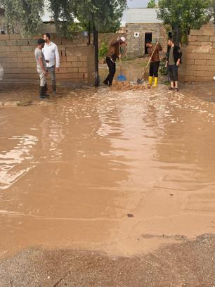 Van'da sağanak sele neden oldu; dereler taştı, bahçeler su altında kaldı