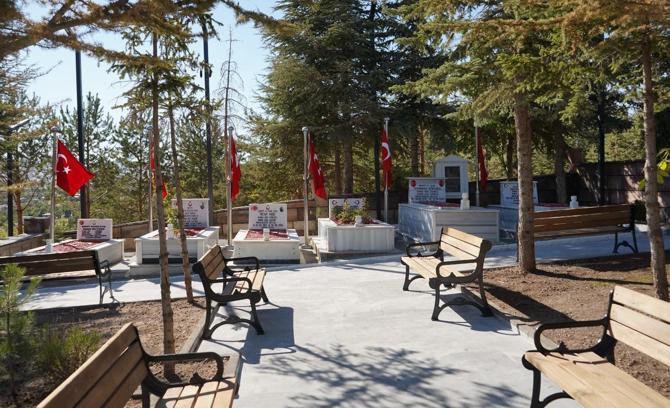 Ahlat’taki şehitlik yenilendi