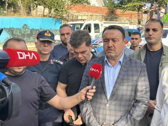 Simav'da 5.4 büyüklüğündeki depremde 8 metruk ev hasar gördü
