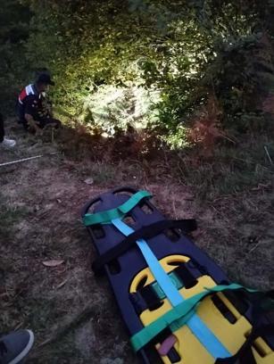 Ot biçen baba- oğul uçuruma düştü; polis memuru oğul öldü, baba yaralandı