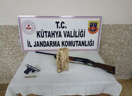 Kütahya’da tıp ve sağlık tanrısı Asklepios heykeli ele geçirildi